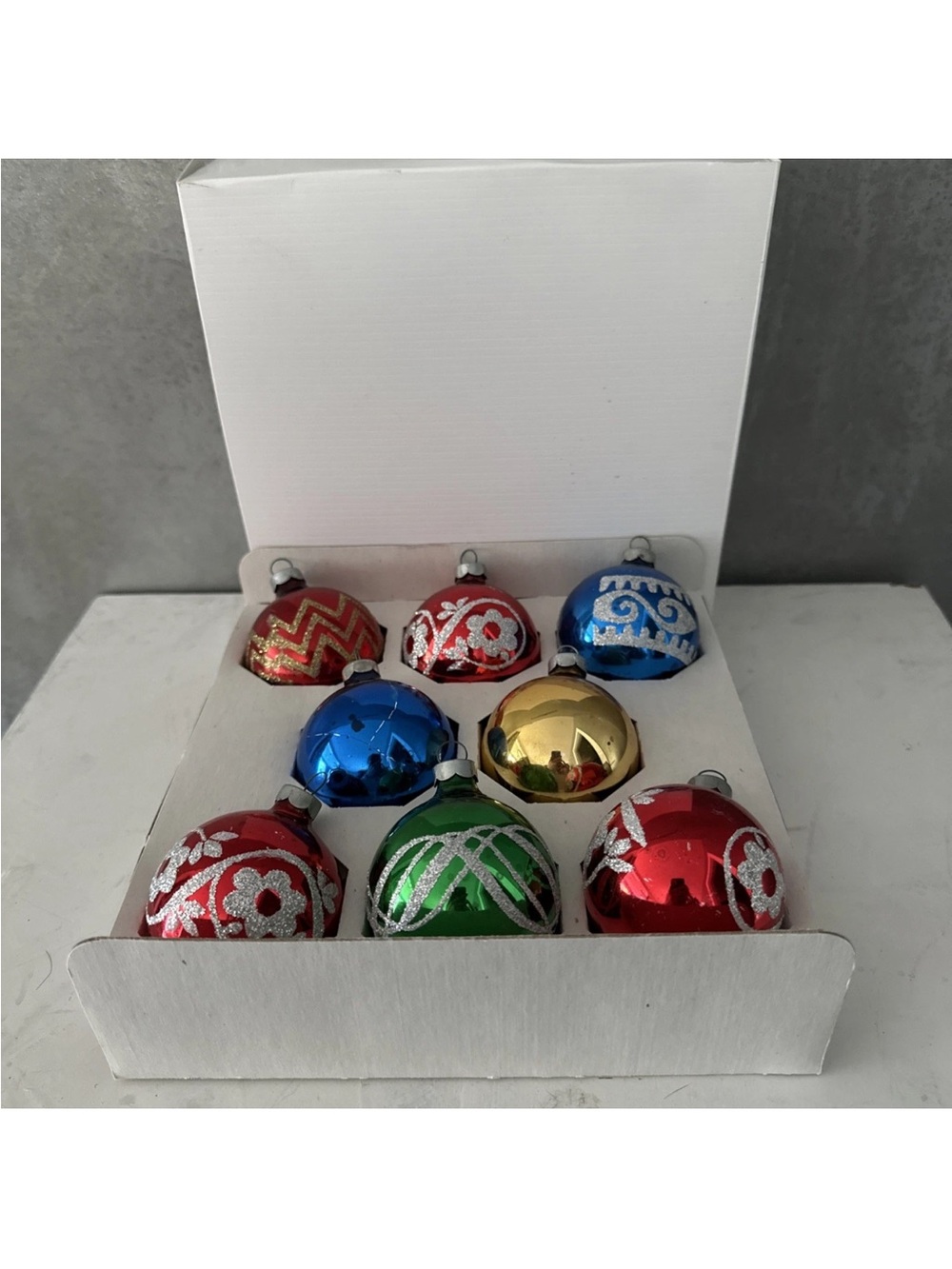VINTAGE LOT OF 8 STENCILED Glass Ornaments Multicolor Ornaments - Picture 3 of 7